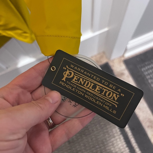 Pendleton NWT Yellow Rain Jacket- Women’s Size XL - Picture 2 of 9